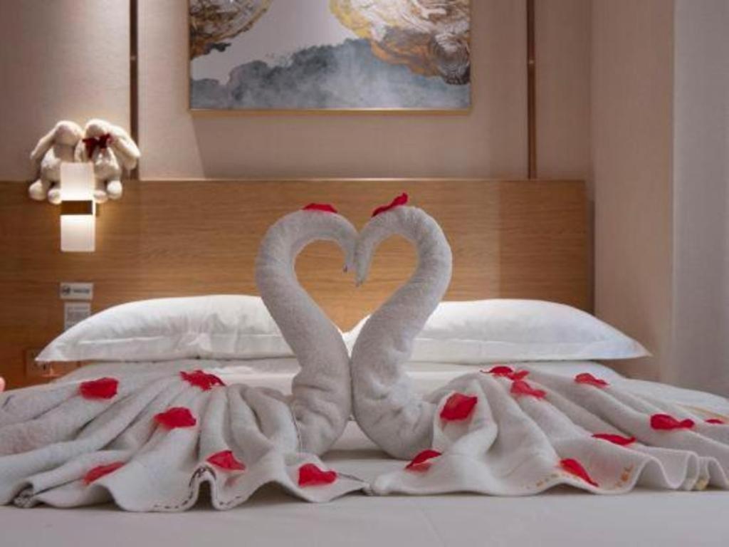 T Social Hotel Guangzhou Railway Station Branch Buitenkant foto